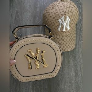 SALE🚨, New Tan NY CROSSBODY BAG WITH MATCHING NY HAT